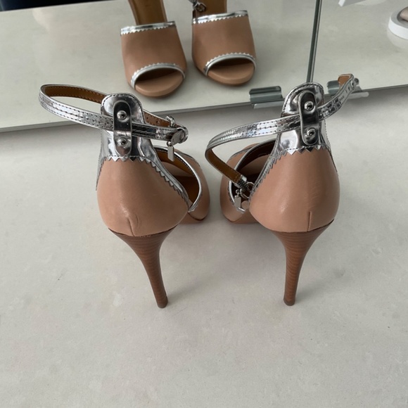 Shoes - Picture 2 of 4